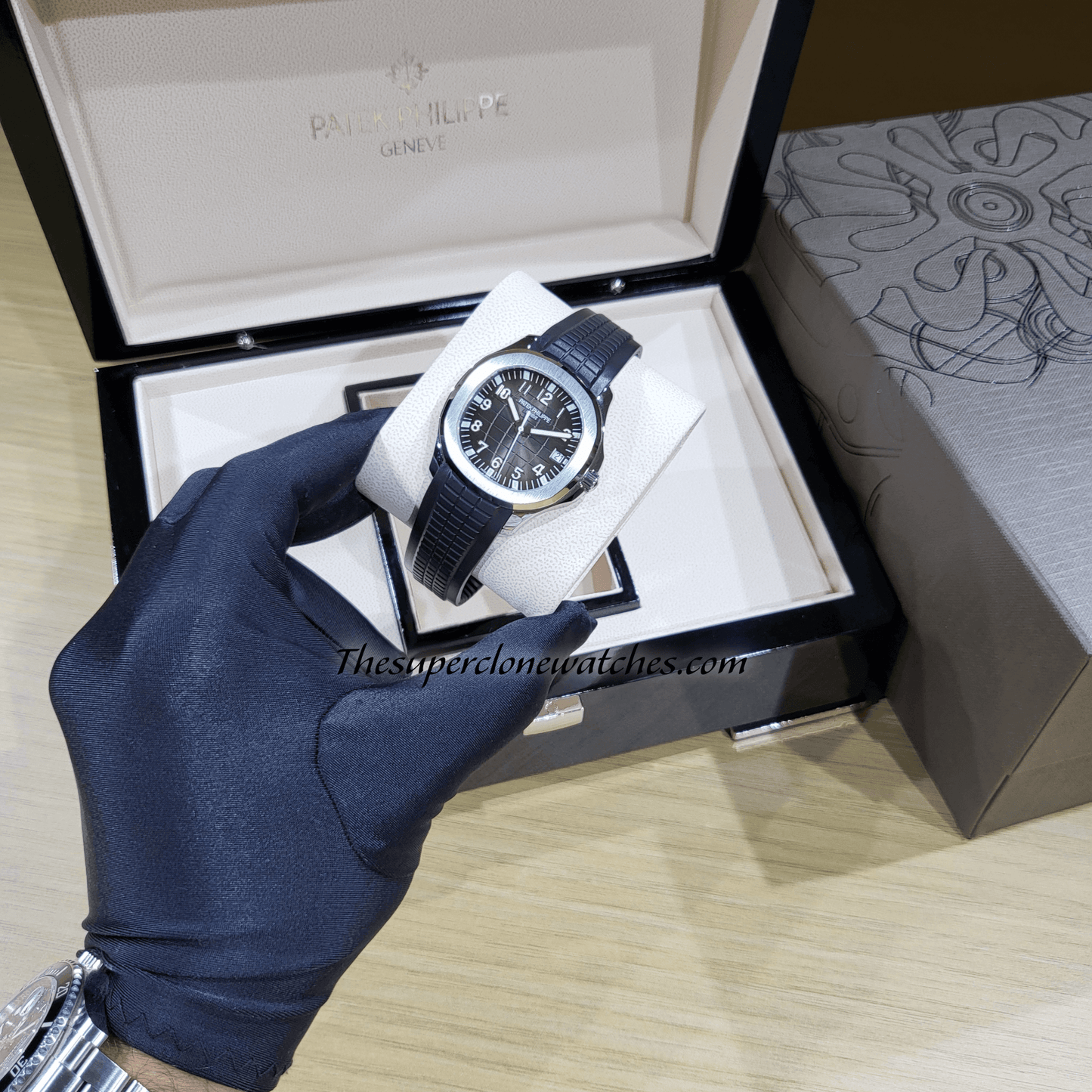 Patek Philippe Aquanaut Stainless Steel 5167A-001 Black Dial Exact 1:1 Super Clone 26-330 S C Swiss Movement Replica Watch