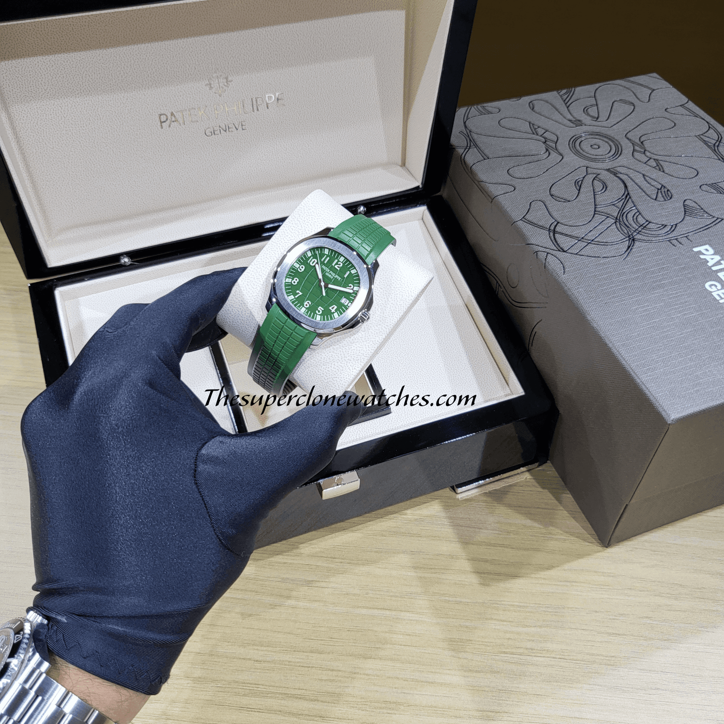 Patek Philippe Aquanaut White Gold 5168G-010 Khaki Green Dial Exact 1:1 Super Clone 26-330 S C Swiss Movement Replica Watch