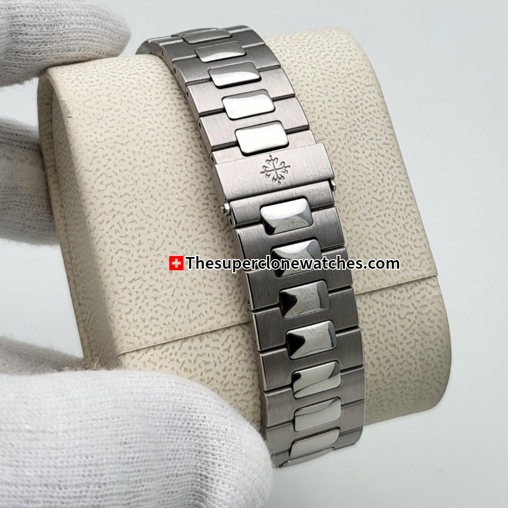 Patek Philippe Nautilus White Gold 5811/1G-001 Sunburst Blue Dial Exact 1:1 Super Clone 26-330 S C Swiss Movement Replica Watch