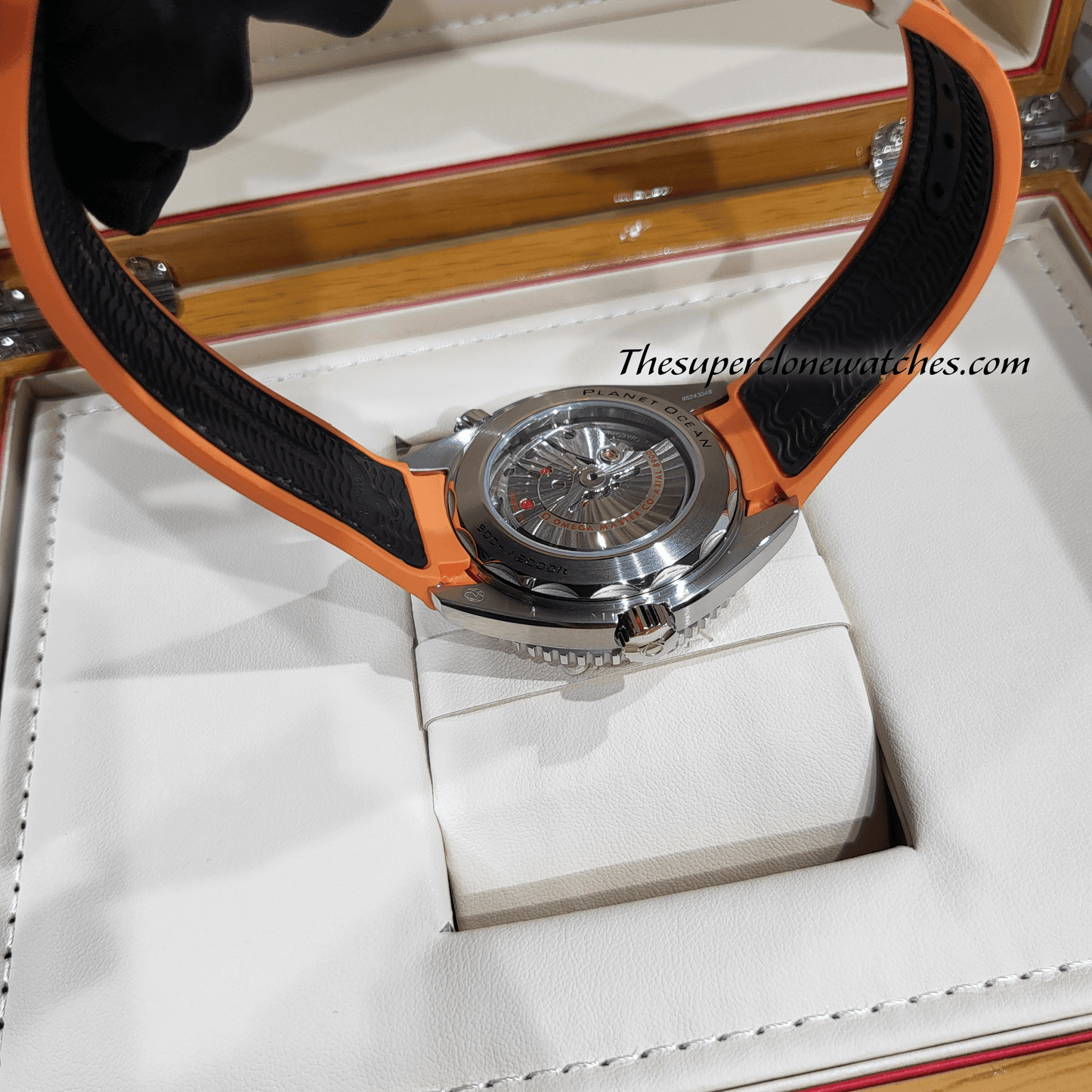 replica omega