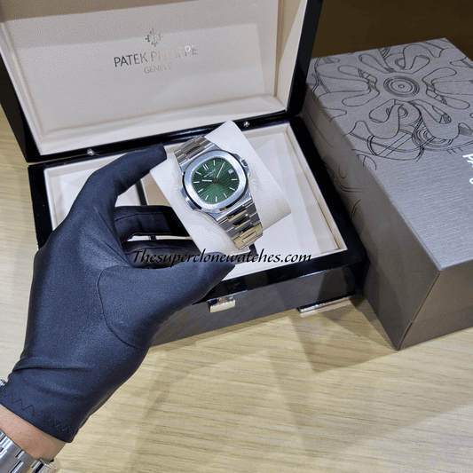 Patek Philippe Nautilus Stainless Steel 5711/1A-014 Olive Green Dial Exact 1:1 Super Clone 26-330 S C Swiss Movement Replica Watch