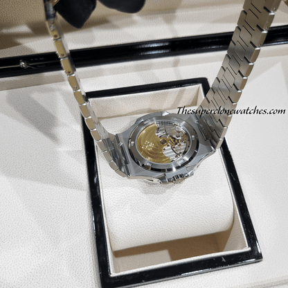 Patek Philippe Nautilus Stainless Steel 5711/1A-014 Olive Green Dial Exact 1:1 Super Clone 26-330 S C Swiss Movement Replica Watch